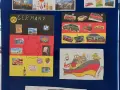 3 października święto Niemiec. Kolaż z symbolami kraju: mapą, samochodami, jedzeniem i zabytkami.