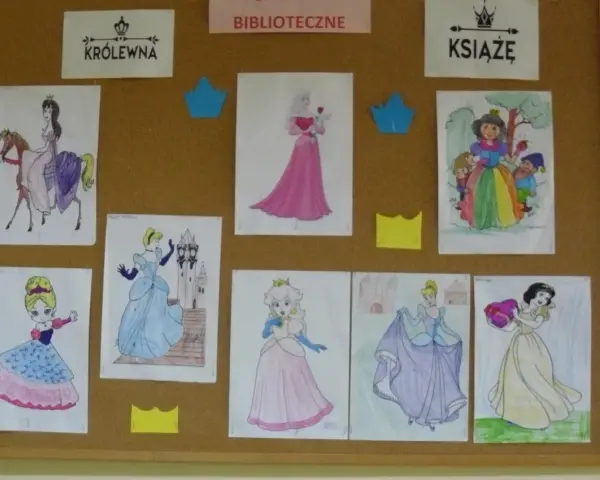 Wystawa prac plastycznych "Dzień Królewny" z postaciami z bajek.