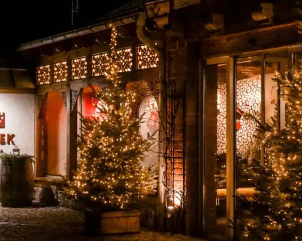 Głęboczek Vine Resort & Spa w blasku świątecznych lampek. Wspaniały klimat na grudzień i święta.