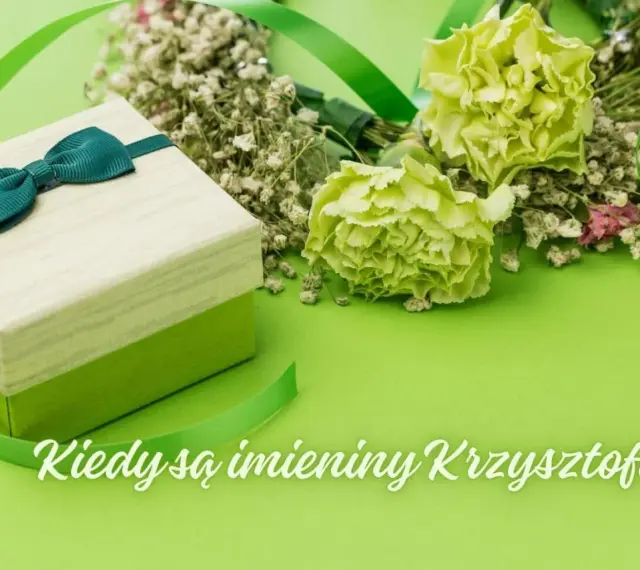 Prezent i kwiaty na zielonym tle. Kiedy są imieniny Krzysztofa? 15 lutego to jedna z dat.