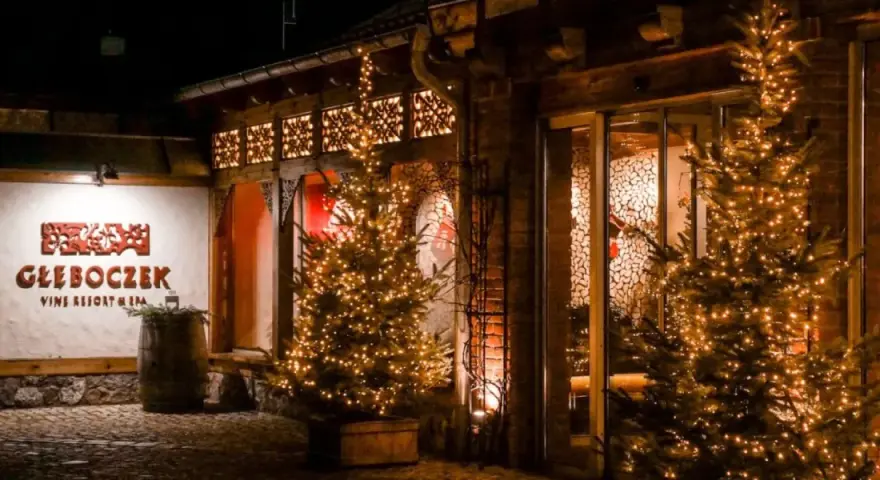 Głęboczek Vine Resort & Spa w blasku świątecznych lampek. Wspaniały klimat na grudzień i święta.